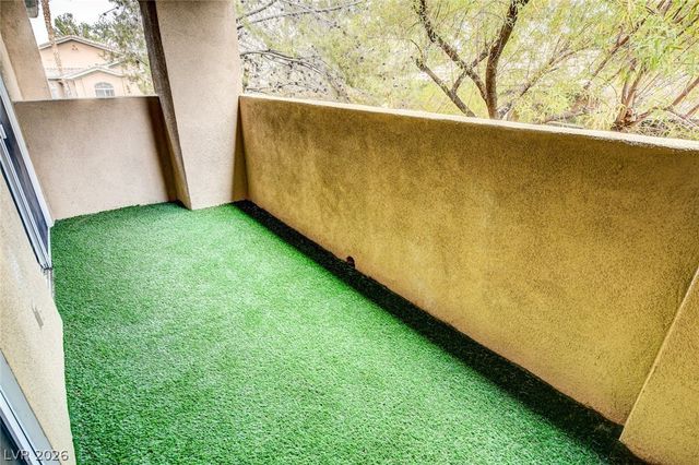 8729 Red Brook Drive 204, Las Vegas, NV 89128