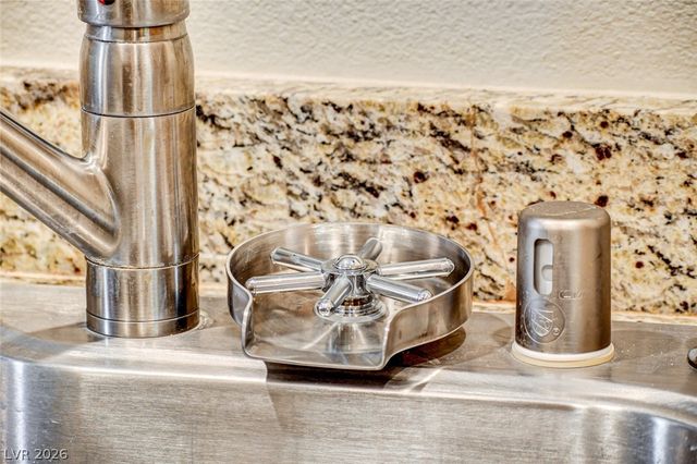 8729 Red Brook Drive 204, Las Vegas, NV 89128