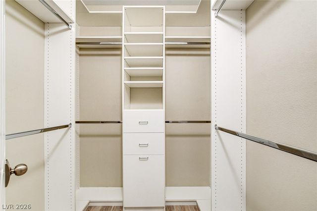 8729 Red Brook Drive 204, Las Vegas, NV 89128