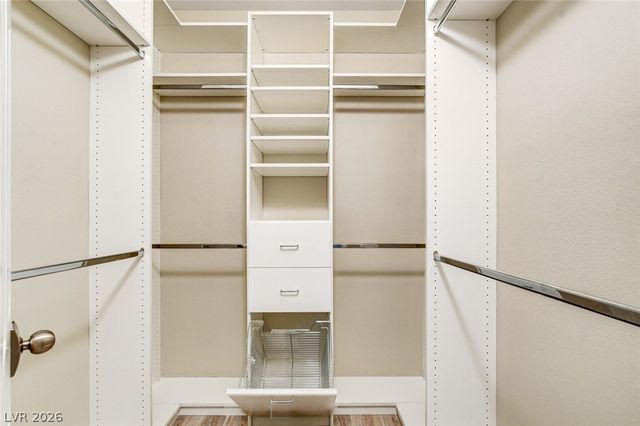 8729 Red Brook Drive 204, Las Vegas, NV 89128