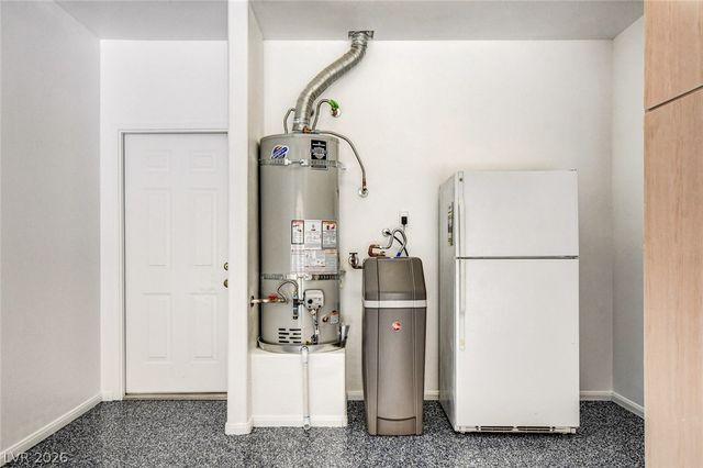 8729 Red Brook Drive 204, Las Vegas, NV 89128