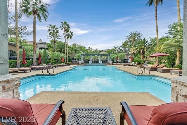 8729 Red Brook Drive 204, Las Vegas, NV 89128