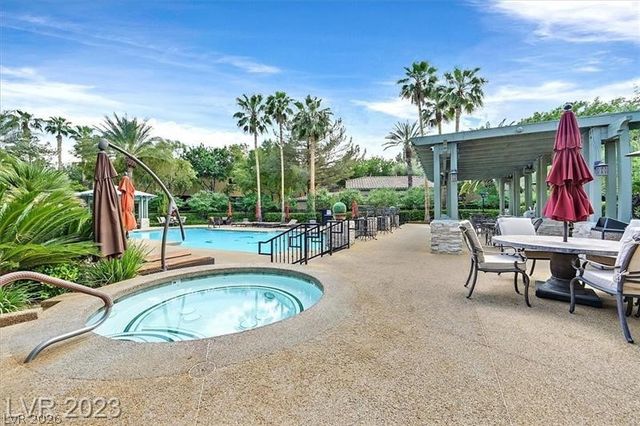 8729 Red Brook Drive 204, Las Vegas, NV 89128