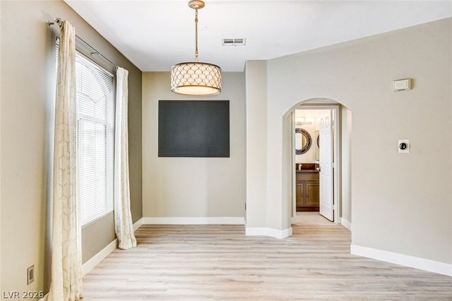 8729 Red Brook Drive 204, Las Vegas, NV 89128