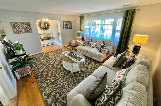 1109 Five Forks RD, Virginia Beach, VA 23455