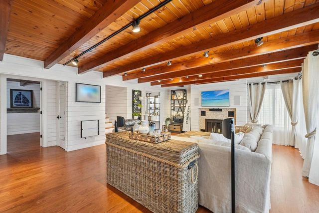 N1577 Shore Haven DRIVE, Fontana, WI 53125