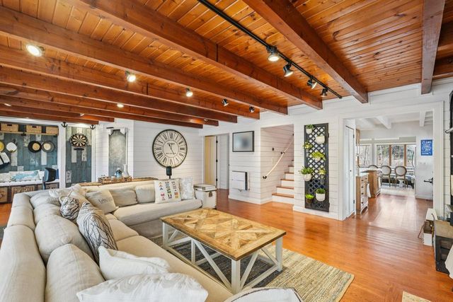 N1577 Shore Haven DRIVE, Fontana, WI 53125