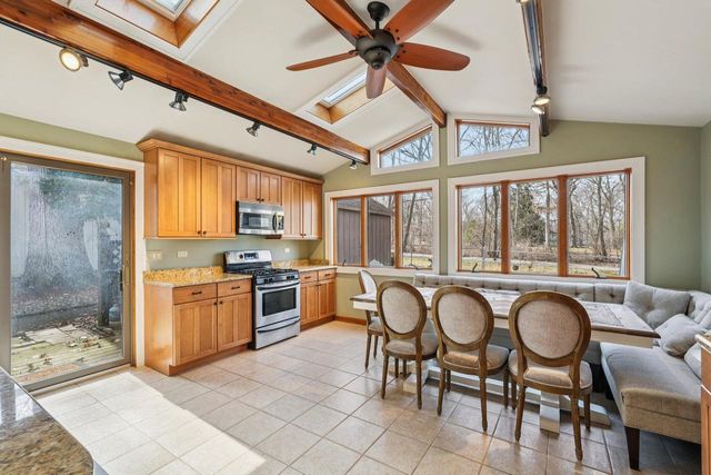 N1577 Shore Haven DRIVE, Fontana, WI 53125