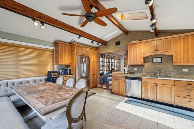 N1577 Shore Haven DRIVE, Fontana, WI 53125