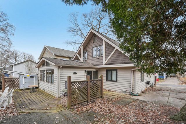 N1577 Shore Haven DRIVE, Fontana, WI 53125