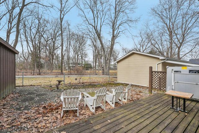 N1577 Shore Haven DRIVE, Fontana, WI 53125