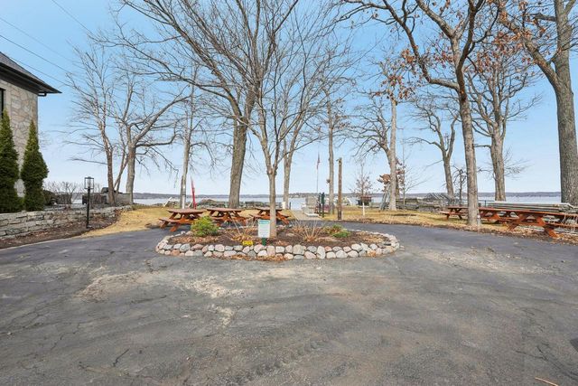 N1577 Shore Haven DRIVE, Fontana, WI 53125