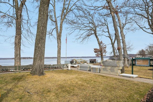 N1577 Shore Haven DRIVE, Fontana, WI 53125