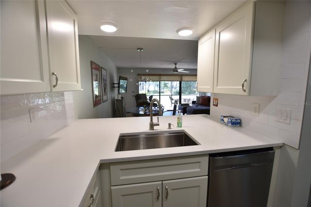4610 RINGWOOD MEADOW 17, Sarasota, FL 34235