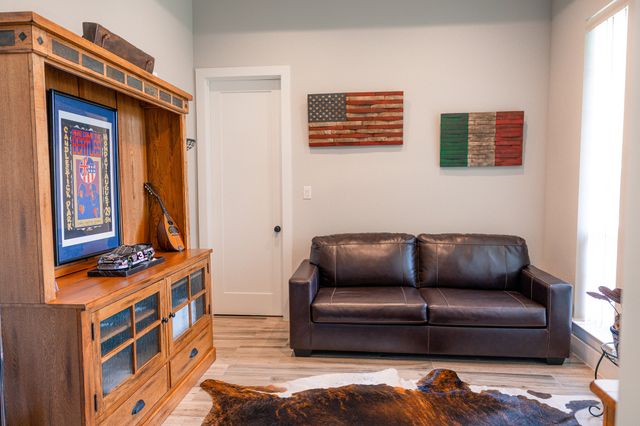 1007 Glenoaks Drive, Weatherford, TX 76088