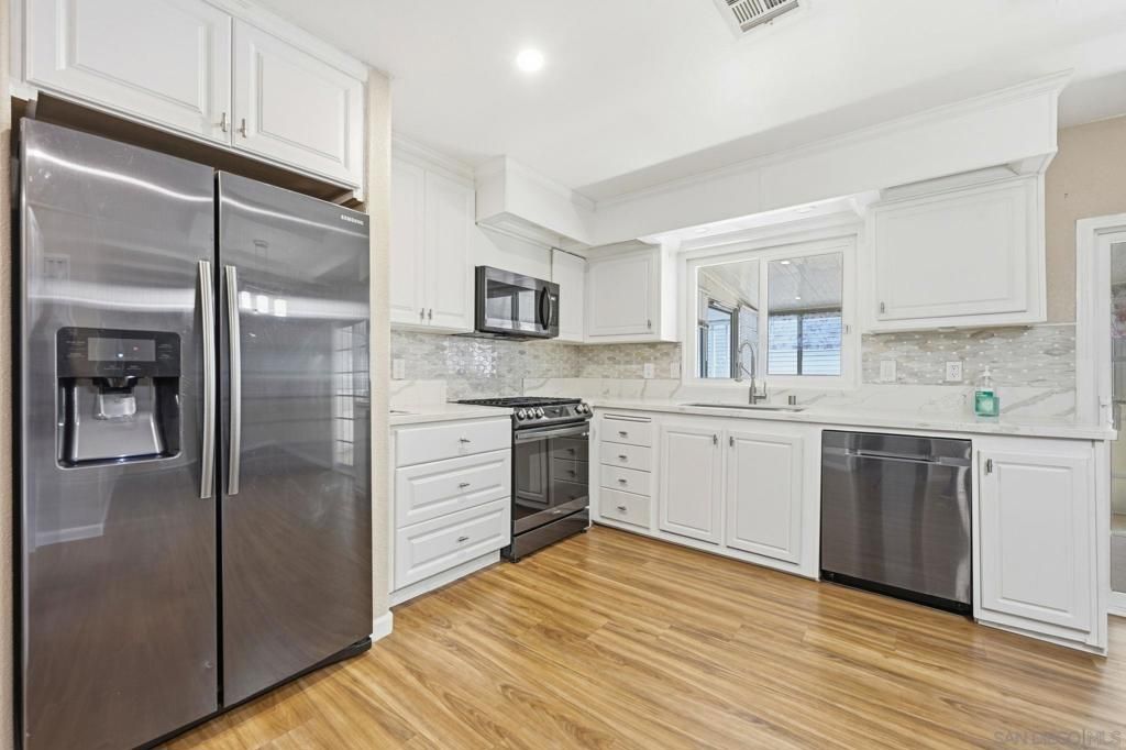 Image 9 of property listing at 3535 Linda Vista SPC 193, San Marcos, CA 92078