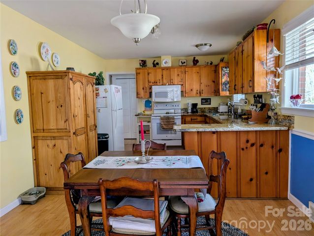 979 Greenville Highway, Brevard, NC 28712