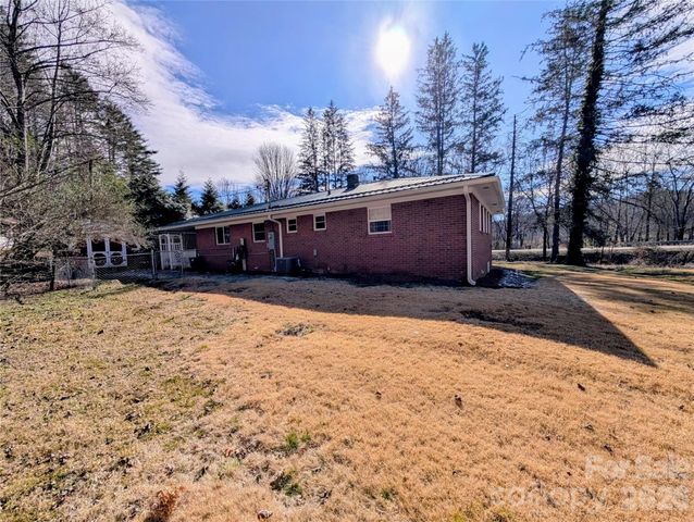 979 Greenville Highway, Brevard, NC 28712