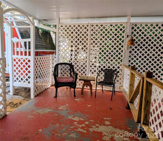 979 Greenville Highway, Brevard, NC 28712