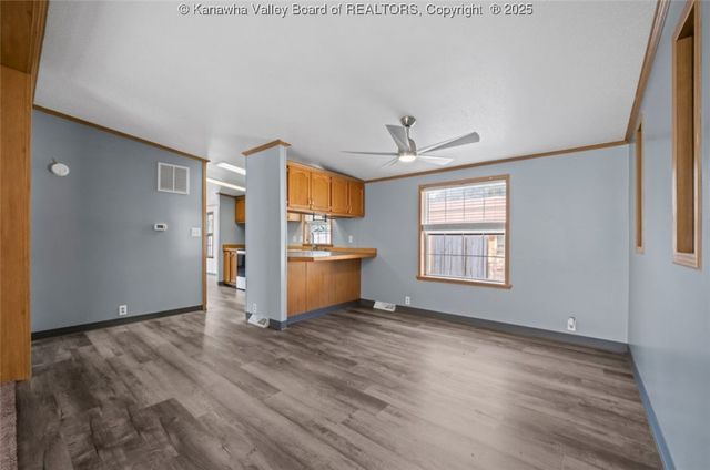 172 Elm Street, East Bank, WV 25067