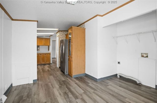 172 Elm Street, East Bank, WV 25067