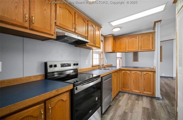 172 Elm Street, East Bank, WV 25067