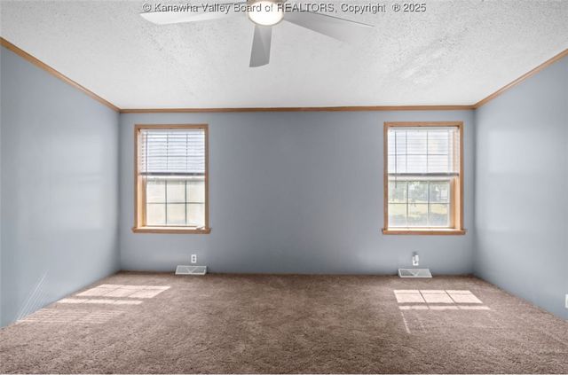 172 Elm Street, East Bank, WV 25067