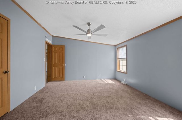 172 Elm Street, East Bank, WV 25067