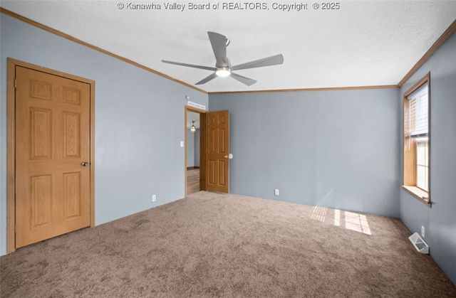 172 Elm Street, East Bank, WV 25067