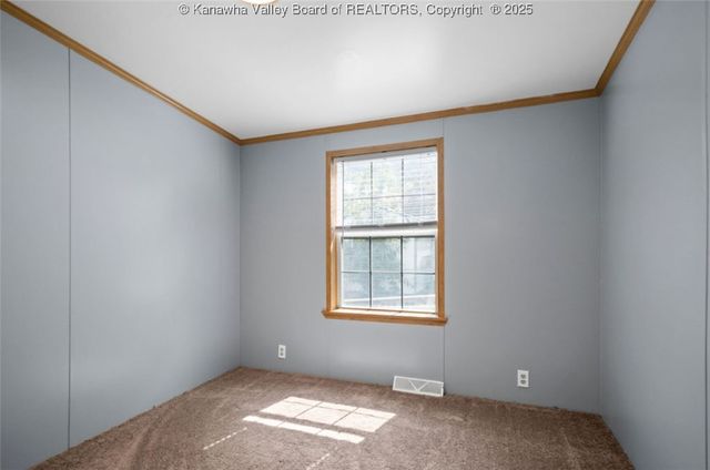 172 Elm Street, East Bank, WV 25067