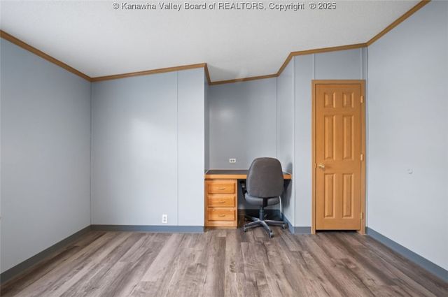 172 Elm Street, East Bank, WV 25067