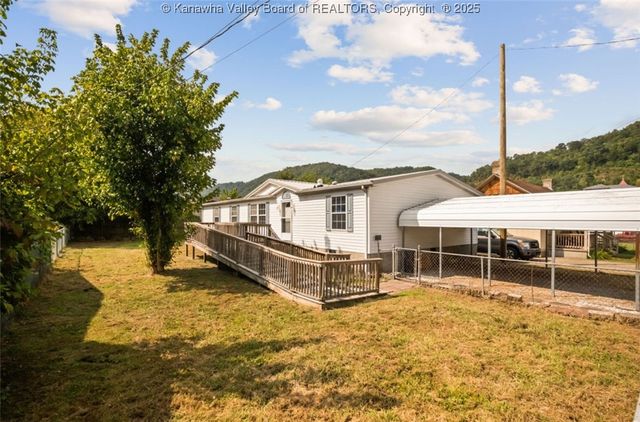 172 Elm Street, East Bank, WV 25067