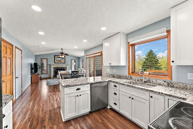 8906 Sequoia Road, Woodbury, MN 55125