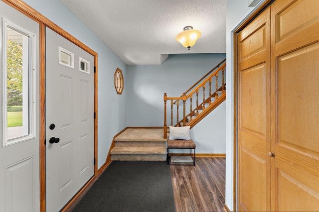8906 Sequoia Road, Woodbury, MN 55125