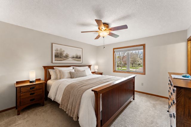 8906 Sequoia Road, Woodbury, MN 55125