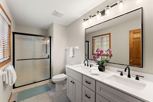8906 Sequoia Road, Woodbury, MN 55125