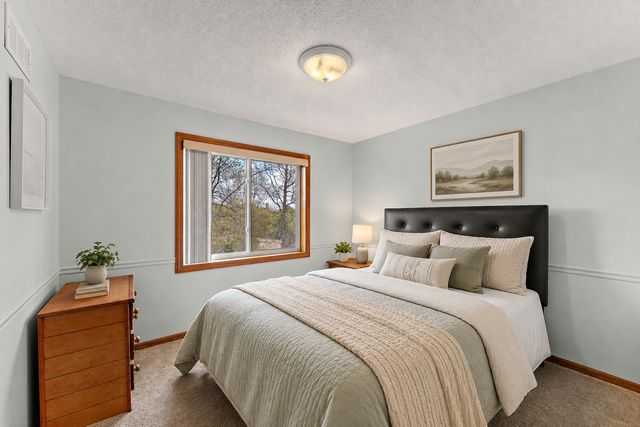 8906 Sequoia Road, Woodbury, MN 55125