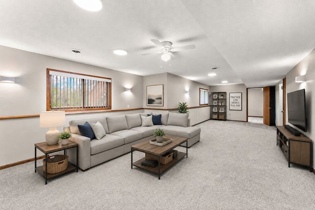 8906 Sequoia Road, Woodbury, MN 55125
