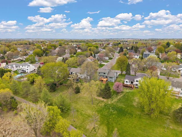 8906 Sequoia Road, Woodbury, MN 55125