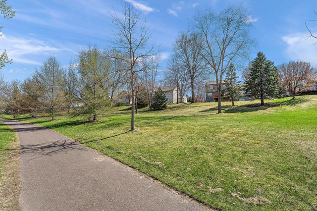 8906 Sequoia Road, Woodbury, MN 55125
