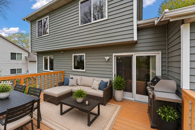 8906 Sequoia Road, Woodbury, MN 55125
