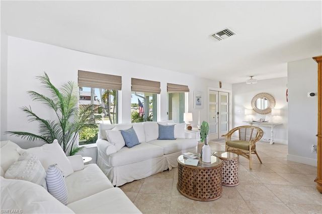 5218 Stratford CT, Cape Coral, FL 33904
