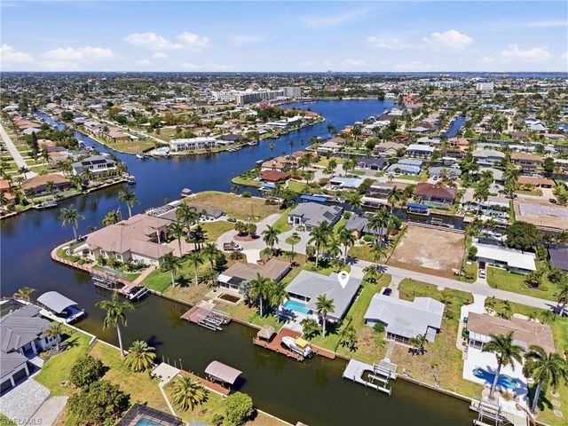 5218 Stratford CT, Cape Coral, FL 33904