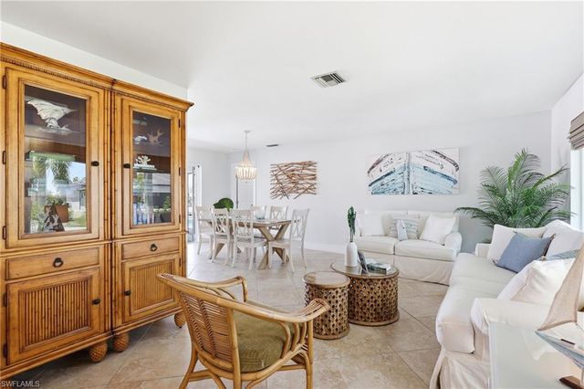 5218 Stratford CT, Cape Coral, FL 33904