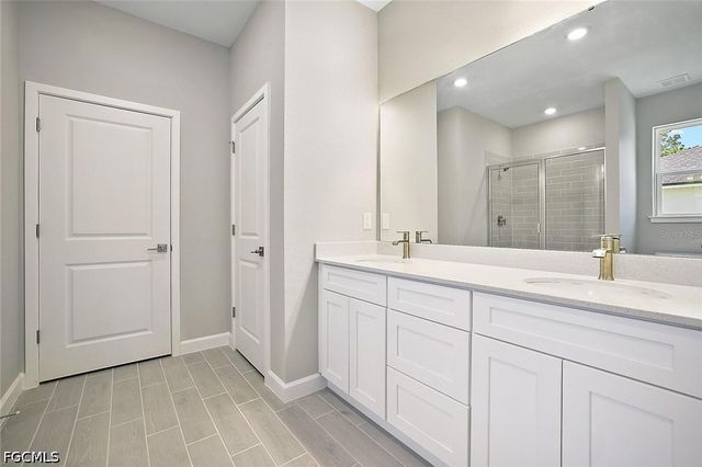 1011 Kismet PKWY W, Cape Coral, FL 33993