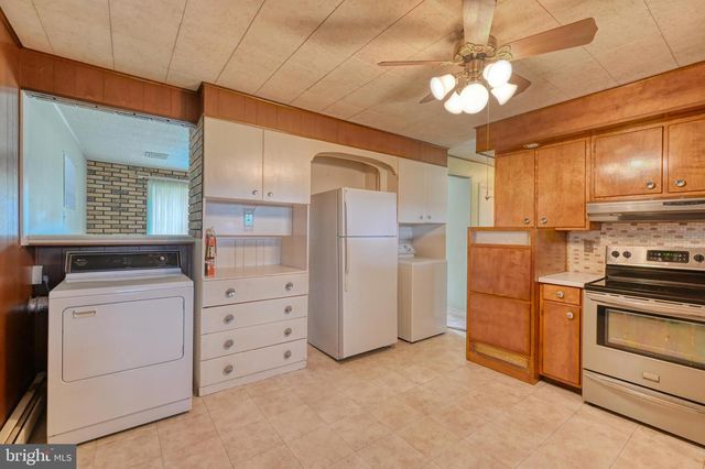 504 SAN MATEO LN, Temple, PA 19560