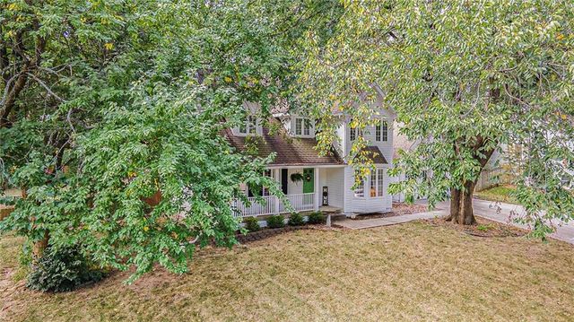 1209 NW HAWK CREEK Drive, Blue Springs, MO 64015