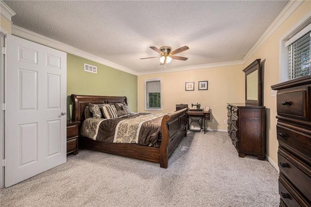 1209 NW HAWK CREEK Drive, Blue Springs, MO 64015