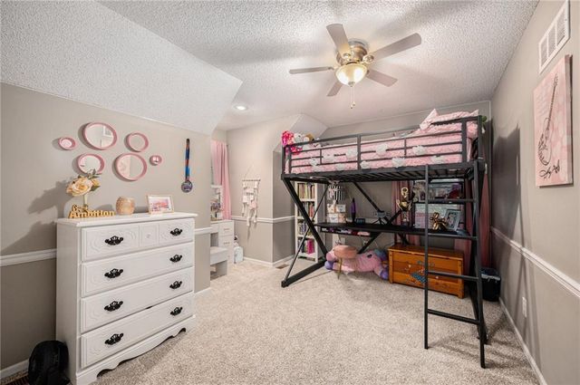 1209 NW HAWK CREEK Drive, Blue Springs, MO 64015