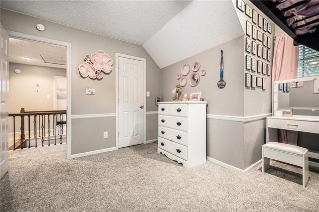 1209 NW HAWK CREEK Drive, Blue Springs, MO 64015